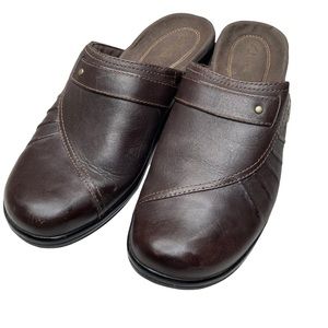 Clarks clogs Size 7.5 M